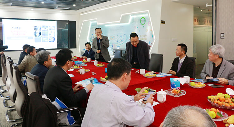 孙董先容公司焦点研发治理职员.jpg